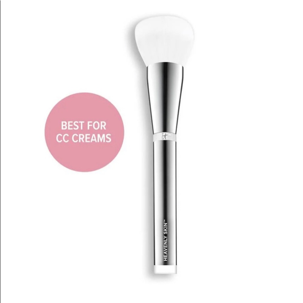 It Cosmetics Heavenly Skin Makeup Brush #702